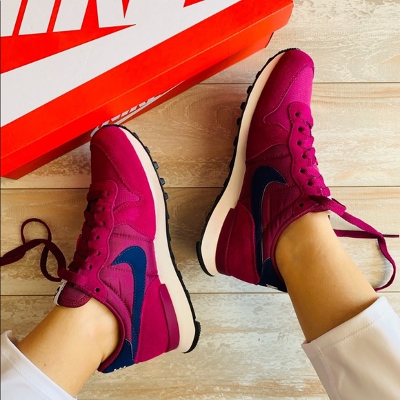 NWT Nike internationalist - Picture 3 of 10